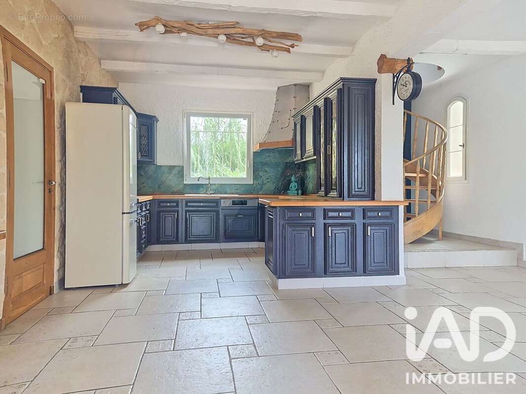 Maison 136 m² à Port-De-Bouc  - photo 4