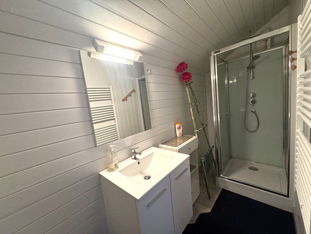 Maison à SAINT-BONNET-PRES-ORCIVAL