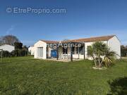 Maison à LE GRAND-VILLAGE-PLAGE