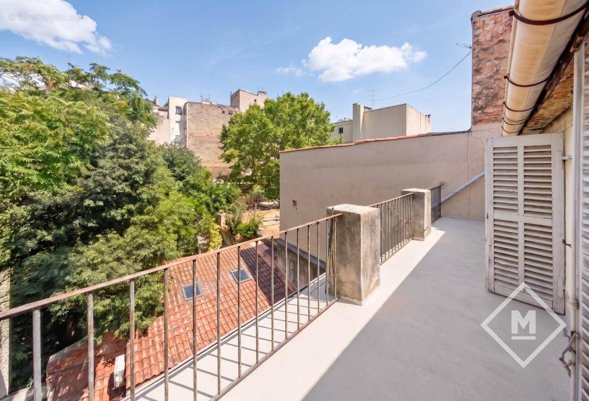 Appartement à MARSEILLE-6E