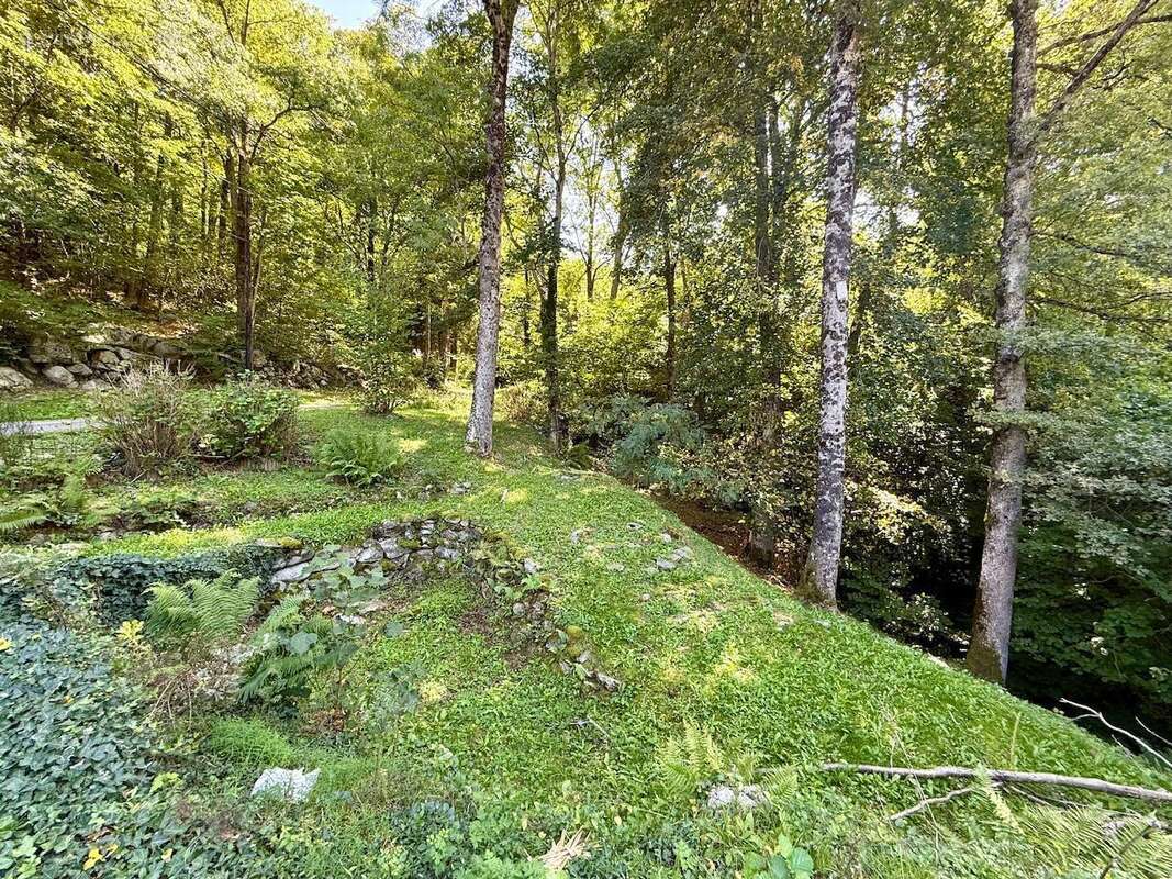   - Maison à AX-LES-THERMES