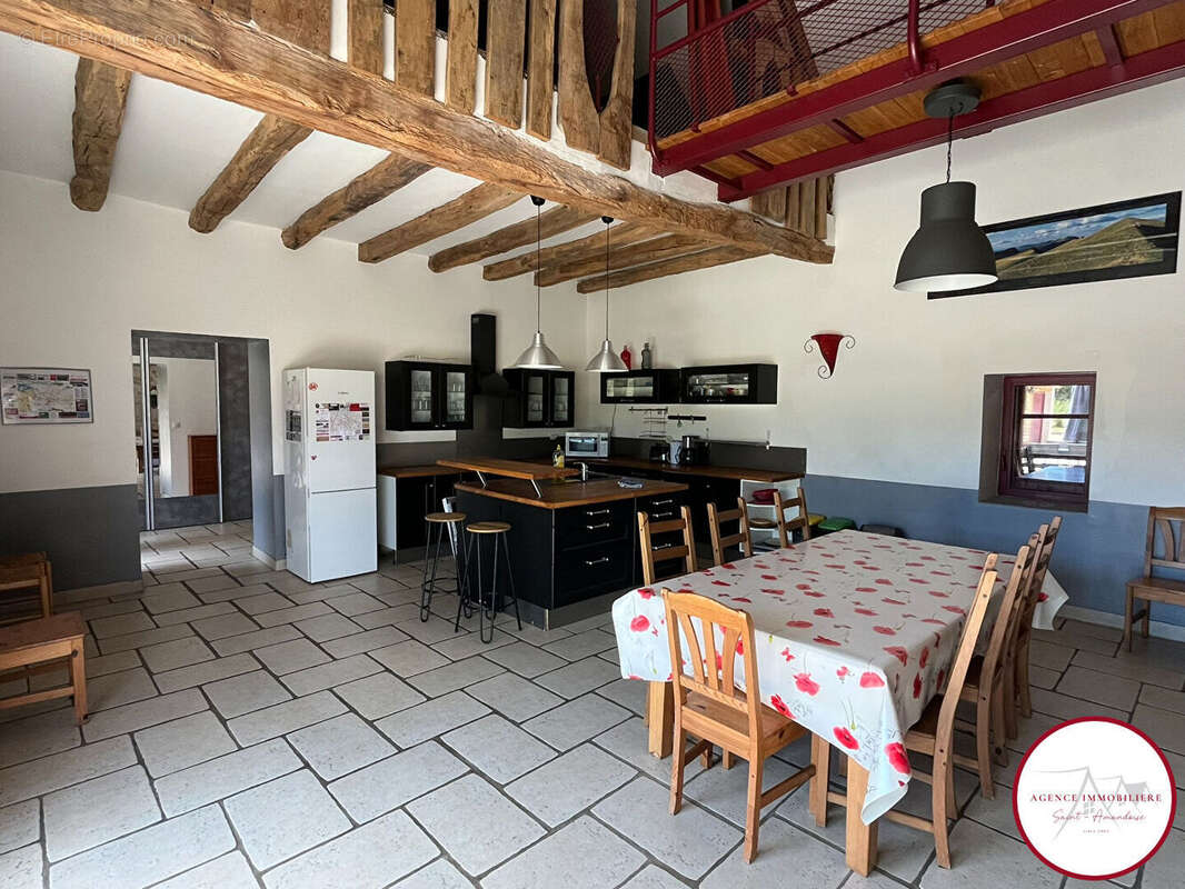 Maison à SAINT-PIERRE-LES-ETIEUX