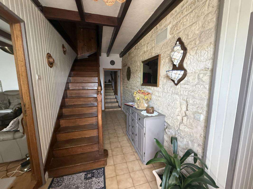 Maison à CHEF-BOUTONNE