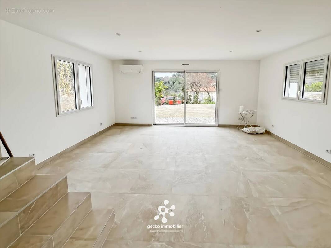 Maison à TOURRETTE-LEVENS