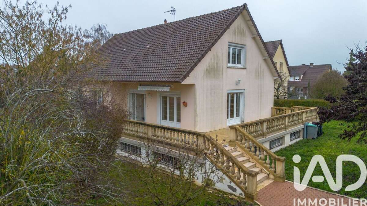 Maison 214 m² à Villeseneux  - photo 3