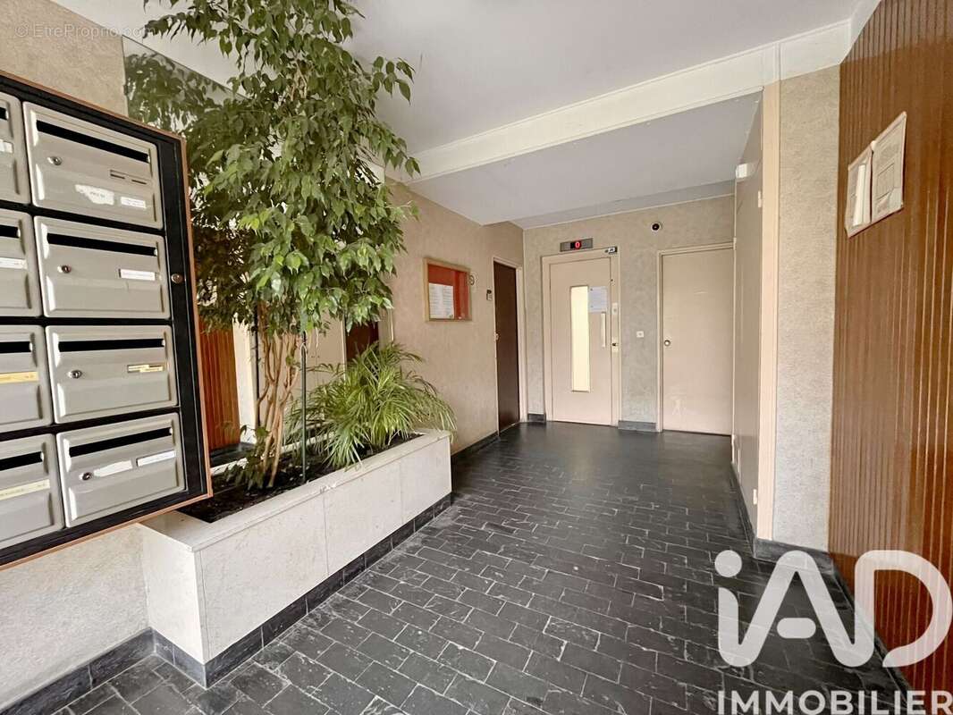 Photo 9 - Appartement à CORBEIL-ESSONNES