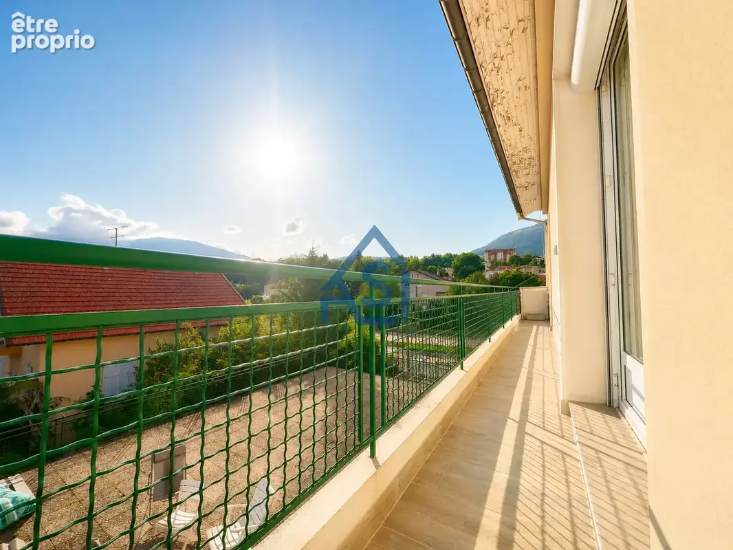 À vendre   grand appartement 105 m2 avec balcon, jardin et cave - photo 2