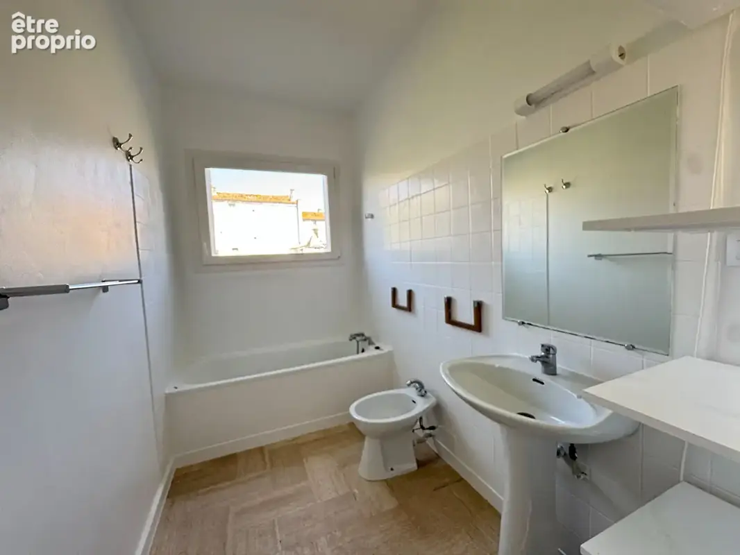 Appartement Angouleme 3 pièce(s) 79 m2 - photo 9
