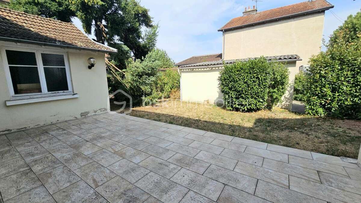 Maison de plain-pied avec sous-sol complet, garage et terrain – Fort potentiel à Roanne - photo 12
