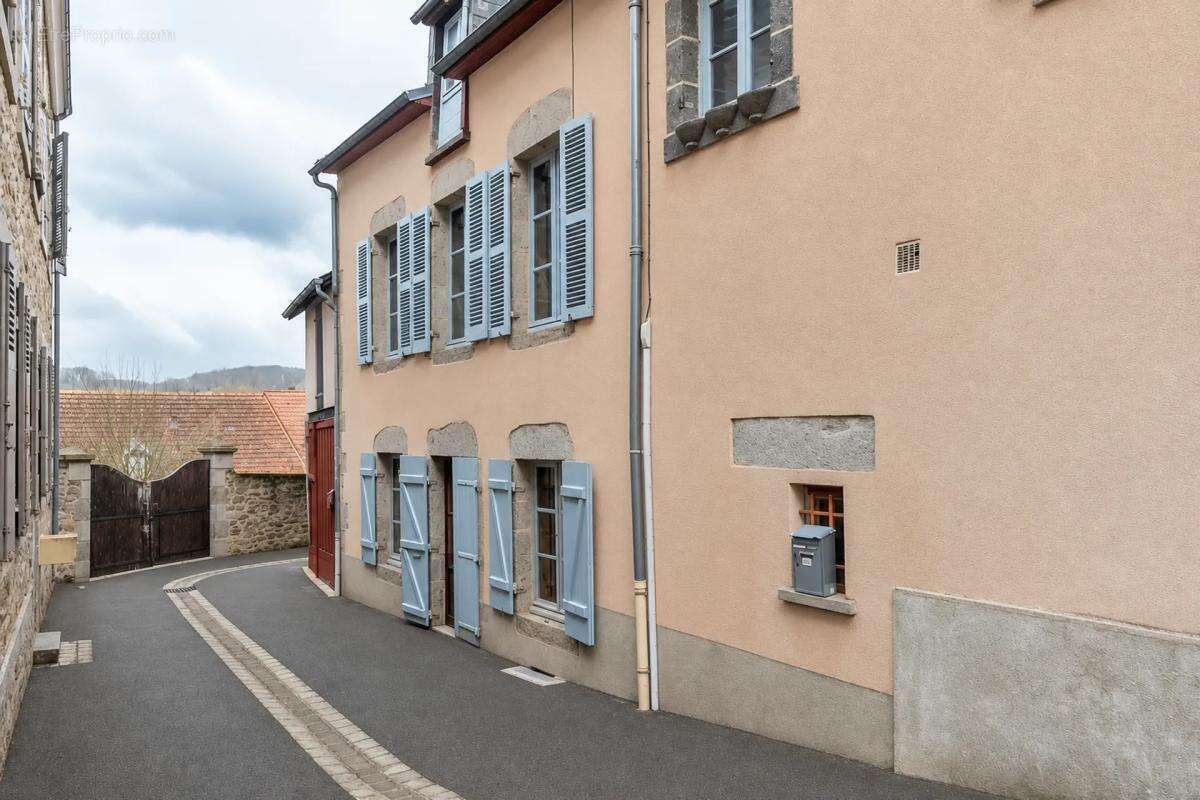 Maison à AUZANCES