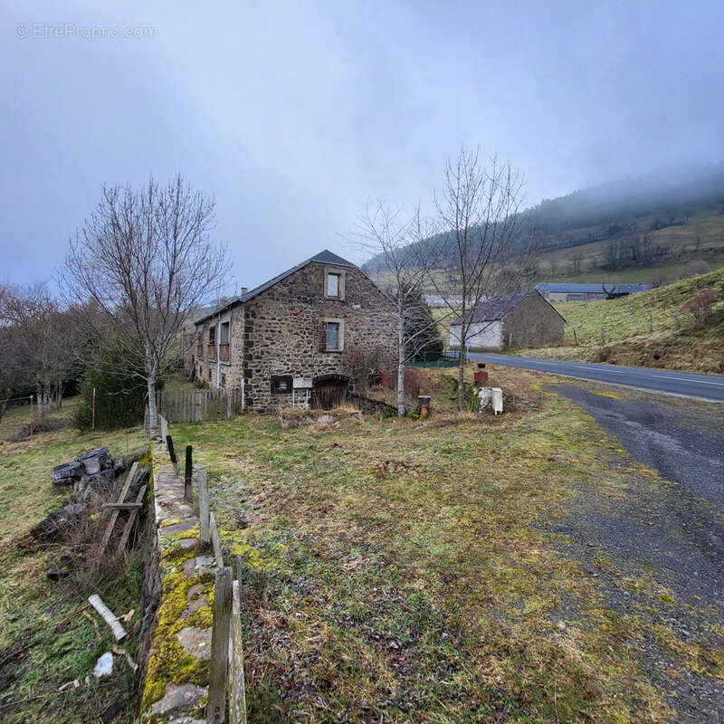 Maison à CHEYLADE