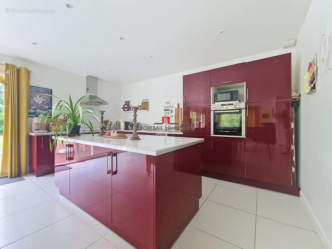 Maison 143 m² à Saint-Andre-De-Cubzac  - photo 3