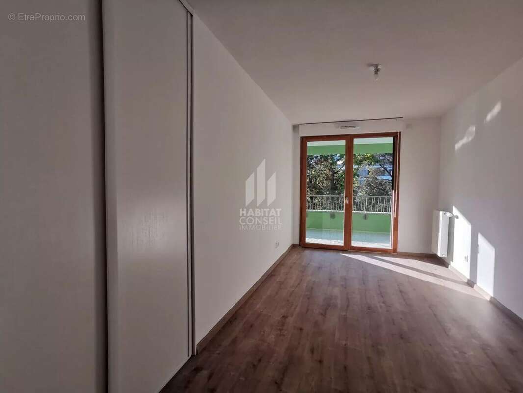 Appartement à LE PONT-DE-CLAIX