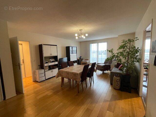 Appartement à LE BLANC-MESNIL