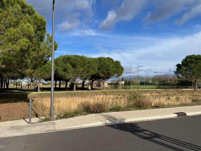 Terrain à LEZIGNAN-LA-CEBE
