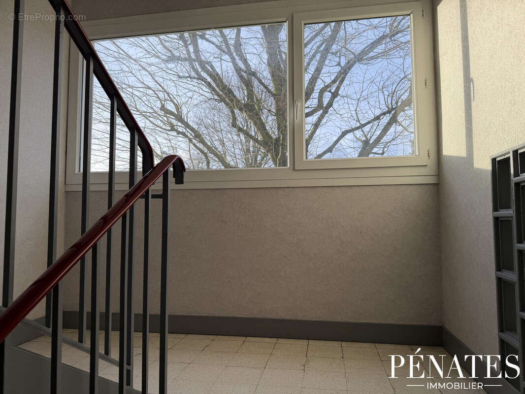 Appartement à MONT-SAINT-AIGNAN