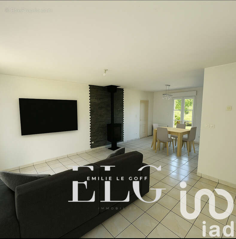 Photo 2 - Maison à MAUQUENCHY