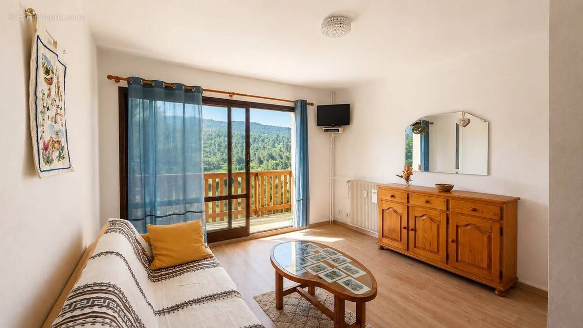 Appartement à VALLAURIS