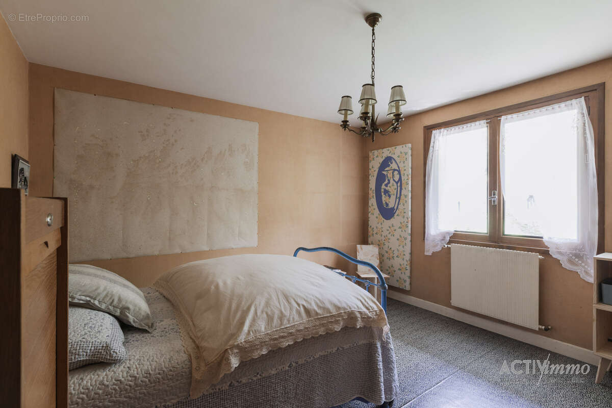 Propriété avec plusieurs appartement et terrain - photo 8