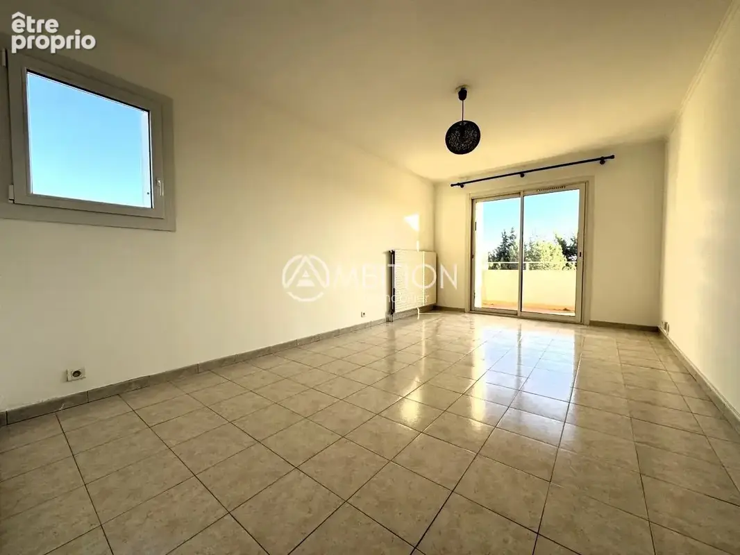 Investisseurs: à vendre 2P loué sur Fréjus, avec parking et cave. - photo 3