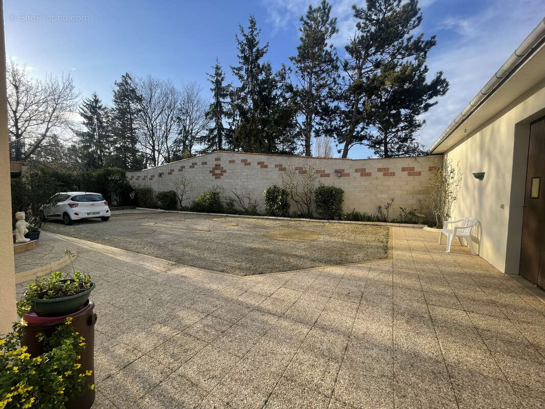 Maison à VOUNEUIL-SOUS-BIARD