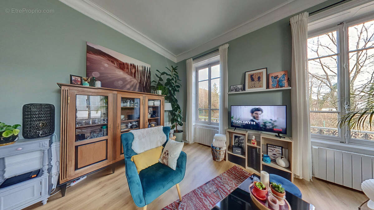Appartement à SAINT-CLAIR-DE-LA-TOUR