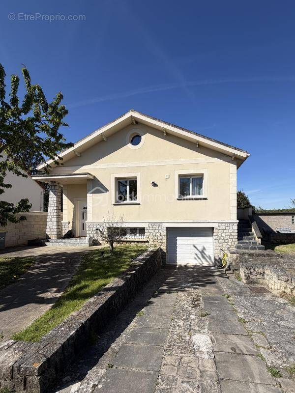 Maison à VAYRES-SUR-ESSONNE