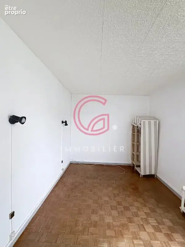 Appartement à vendre - 62 m² - 3ème étage - Bon état - photo 5