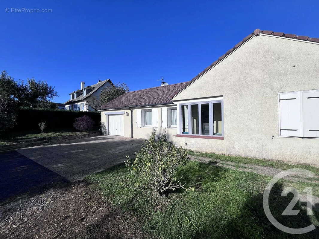 Maison à ARPAJON-SUR-CERE