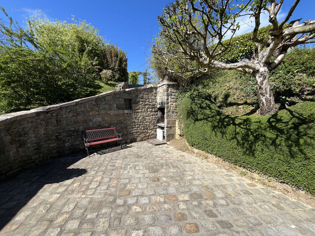 Maison à PONTS