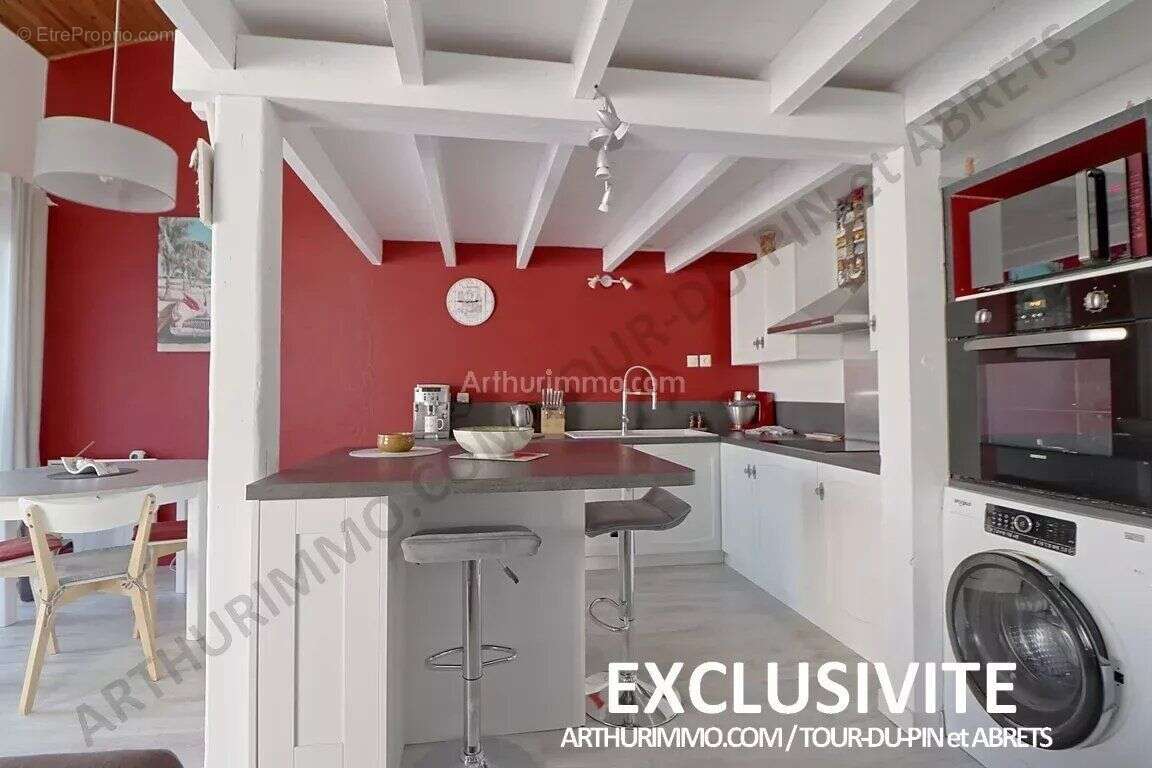 Maison à LA TOUR-DU-PIN