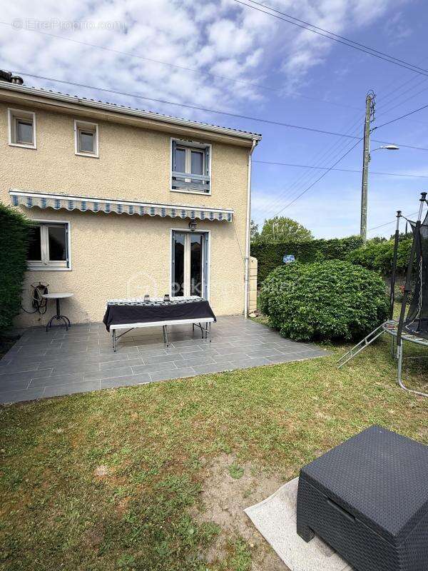 Maison à OLLAINVILLE