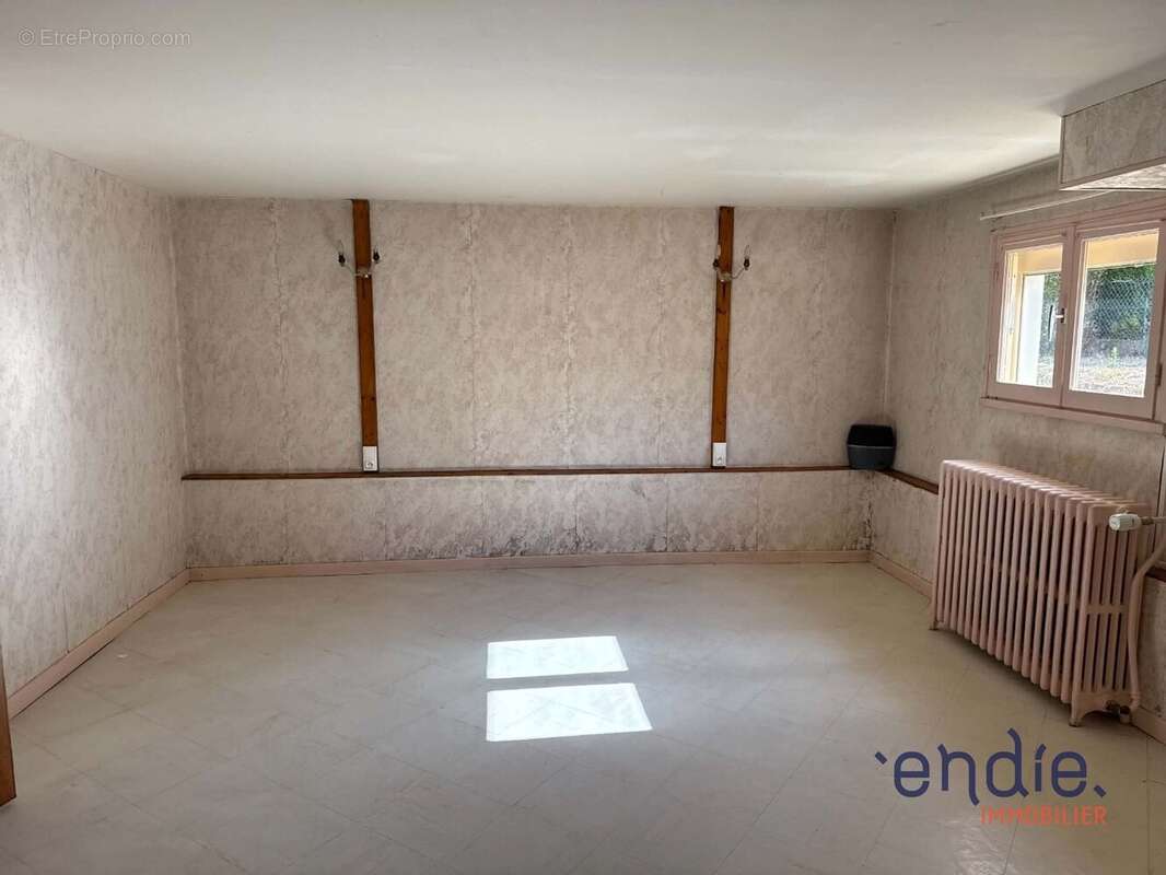 Maison 114 m² à Bourbon-Lancy  - photo 16