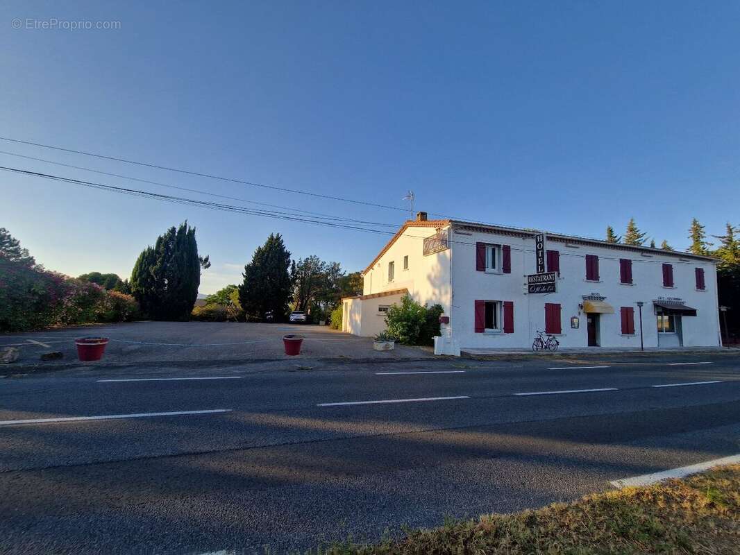 Cause retraite - ancien hotel restaurant en bordure du canal du midi - photo 2