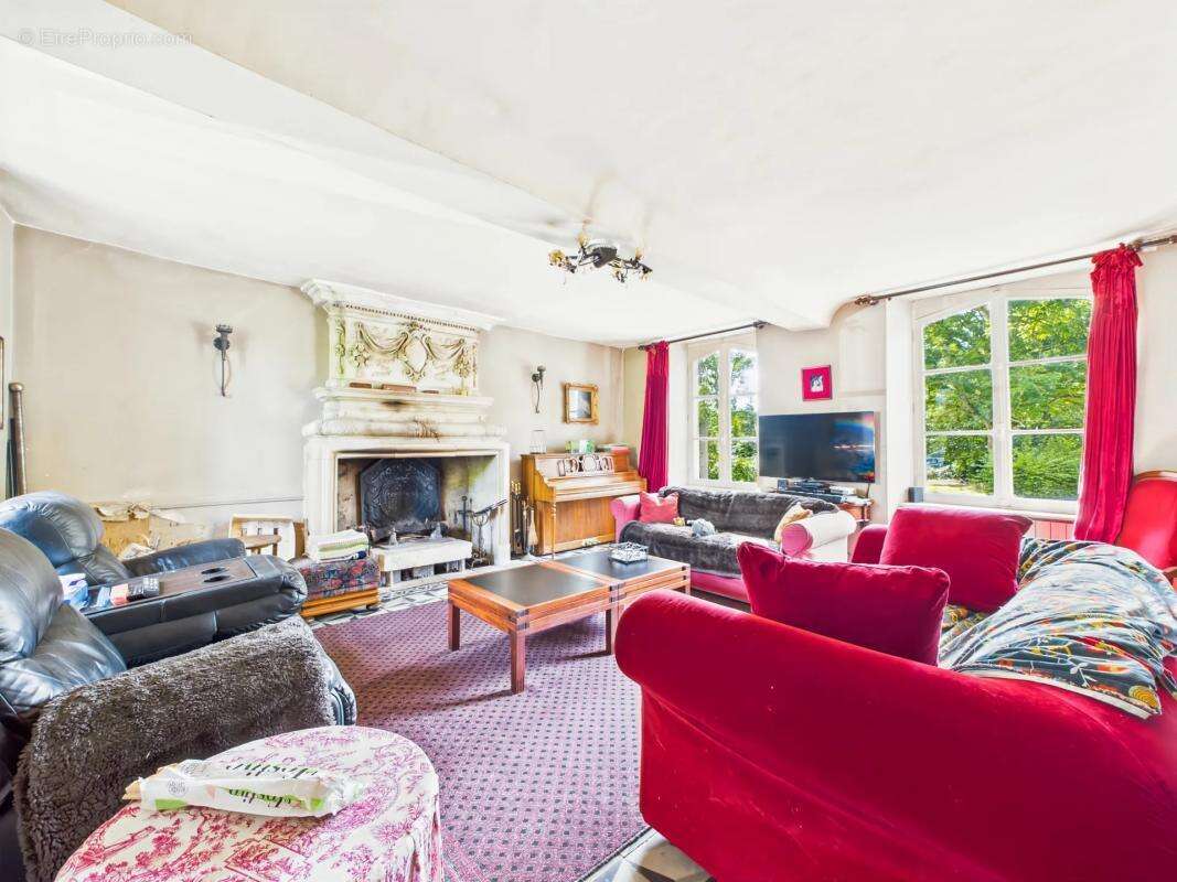 Maison à FONTAINE-LE-PIN