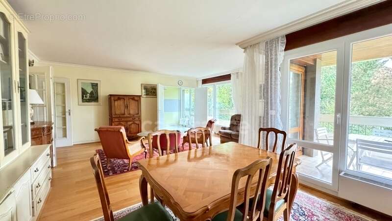 Appartement à NOISY-LE-ROI