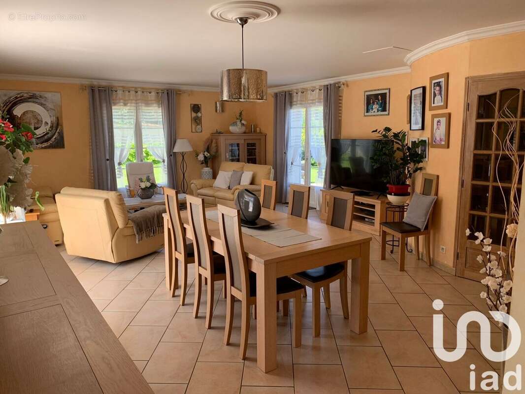 Photo 2 - Maison à PONT-SUR-YONNE