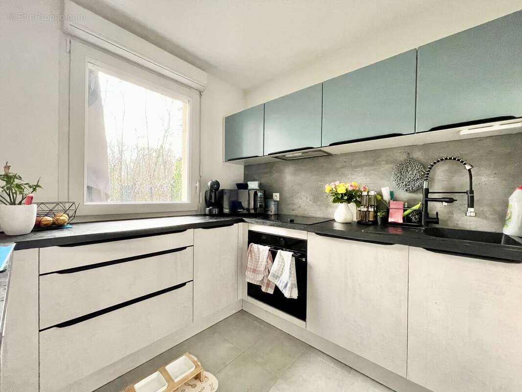 Appartement à VAUJOURS