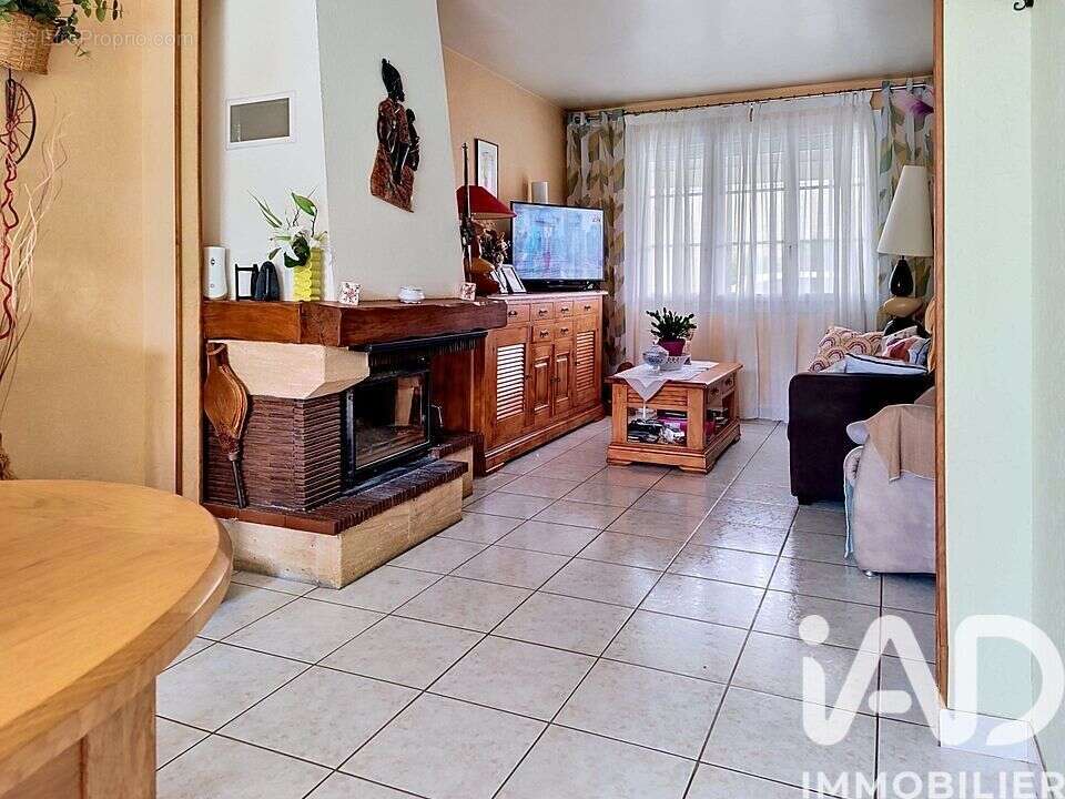 Photo 2 - Maison à OZOIR-LA-FERRIERE