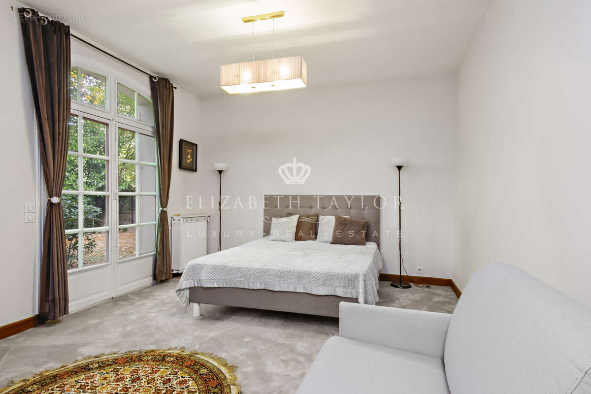 Maison à LE VESINET