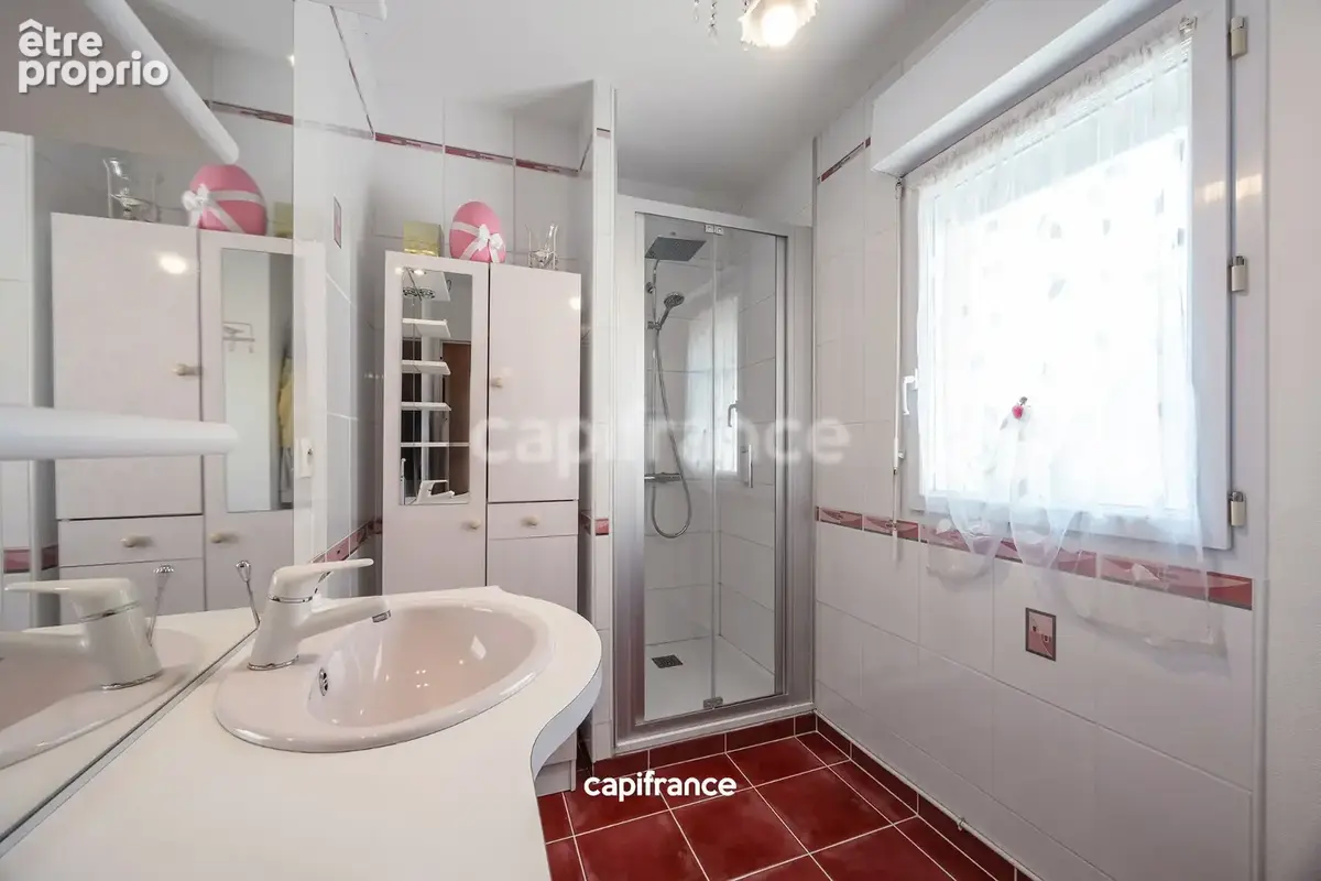 Située au mans proche zone nord - 3 chambres avec garage et jardin - photo 4