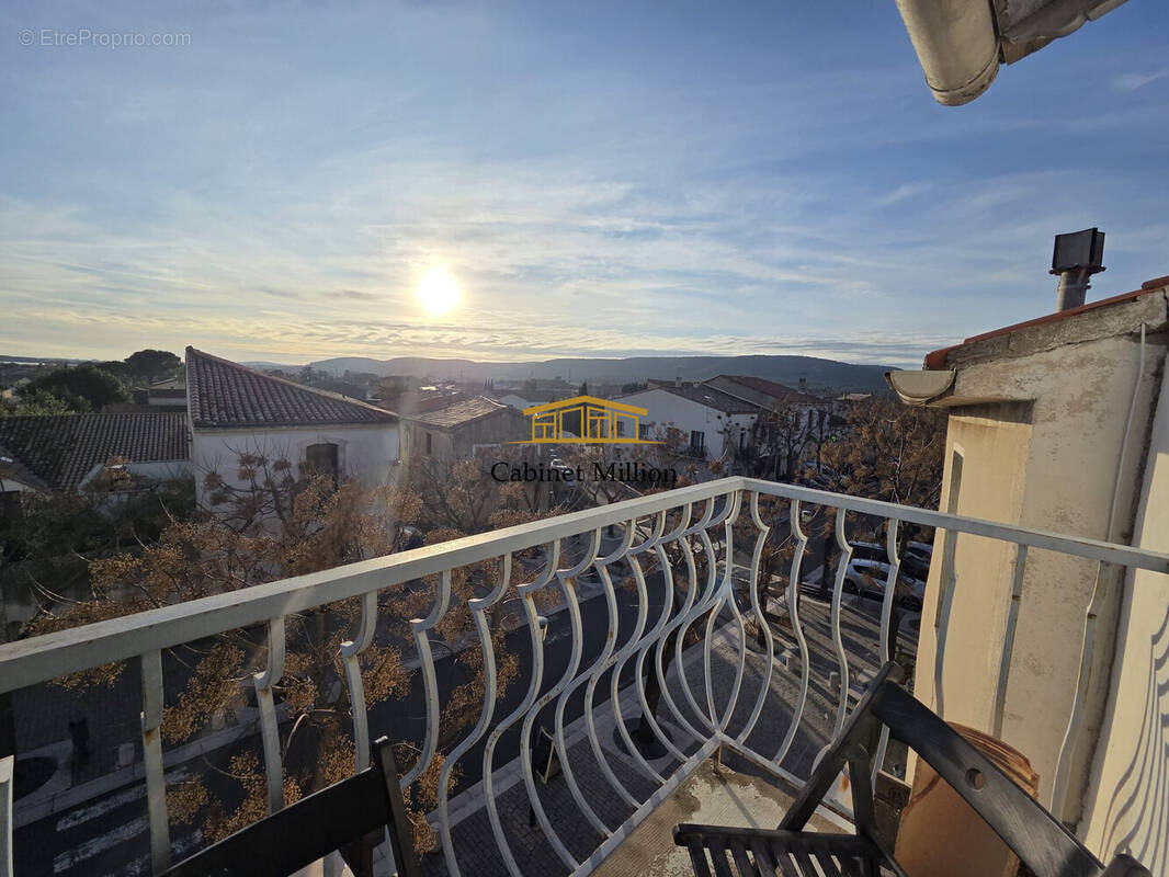 Appartement à VIC-LA-GARDIOLE