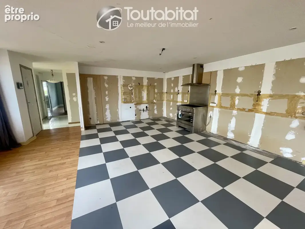 Appartement 210 m² à Charleville-Mezieres  - photo 5