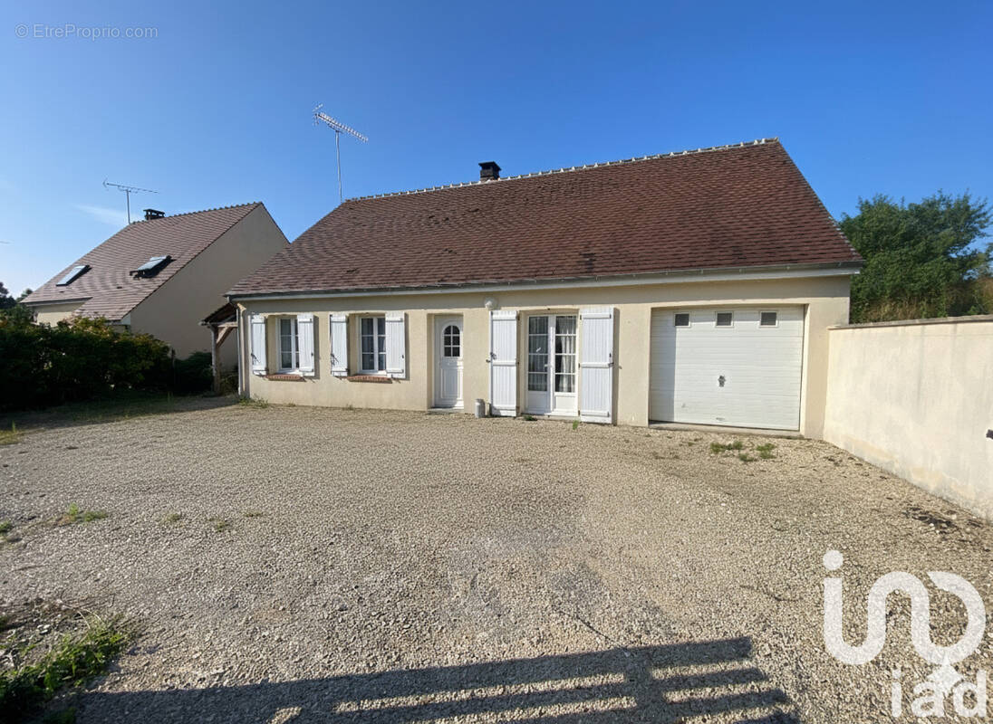 Photo 1 - Maison à BRIARRES-SUR-ESSONNE
