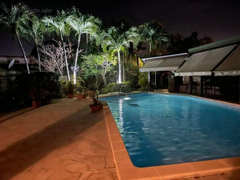 Maison à BAIE-MAHAULT