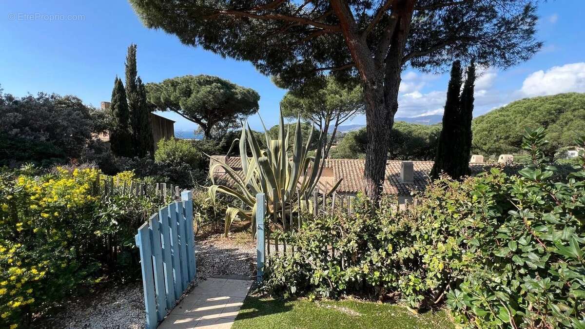 Appartement à LA CROIX-VALMER