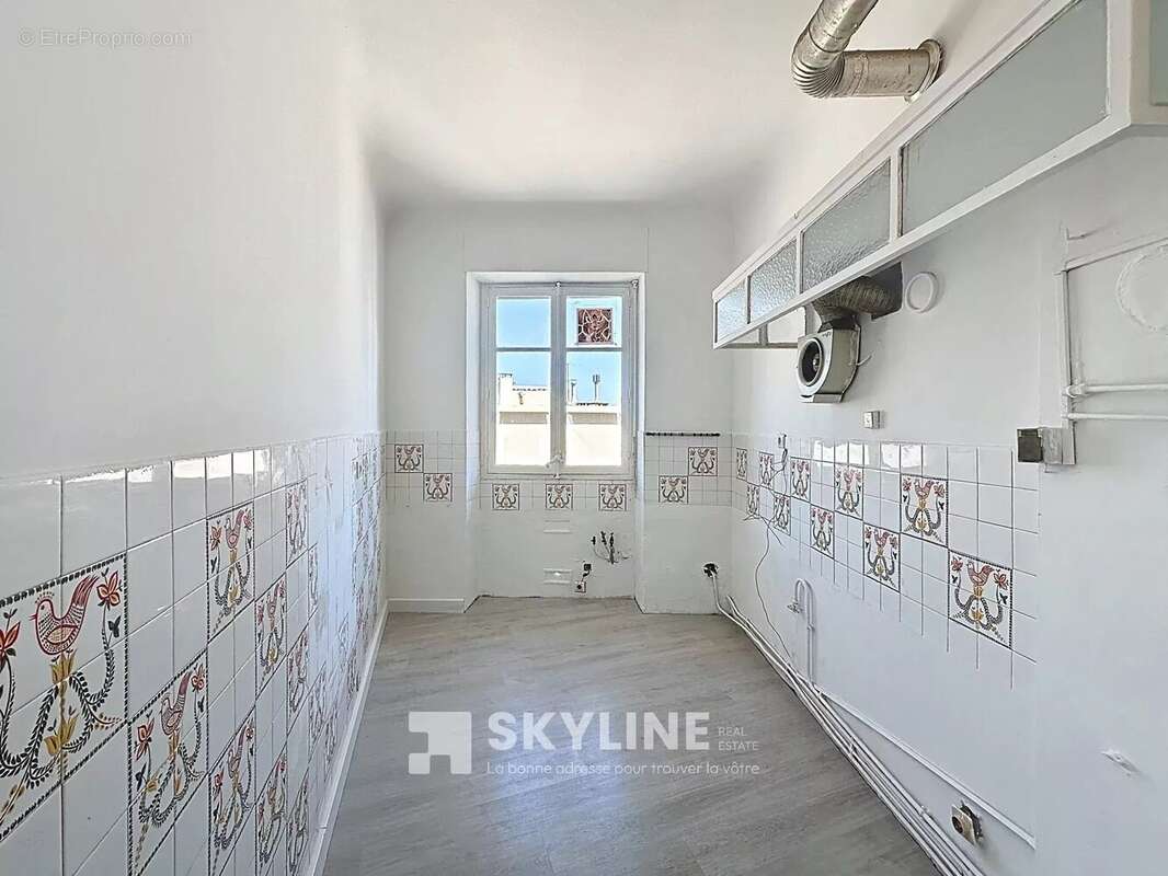 Appartement à MARSEILLE-1E