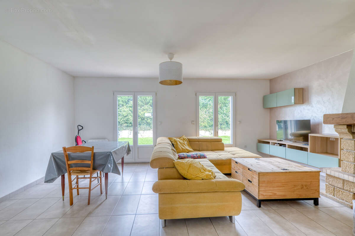 Maison à CHARVIEU-CHAVAGNEUX