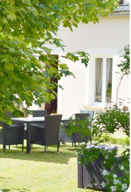Demeure de caractère du XIXᵉ siècle – 260 m², 6 chambres, dépendance et jardin arboré aux portes de Paris - photo 16