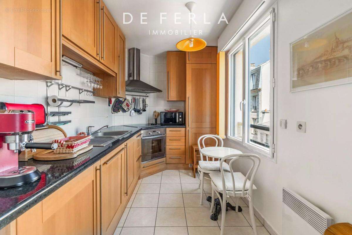 Appartement à PARIS-14E